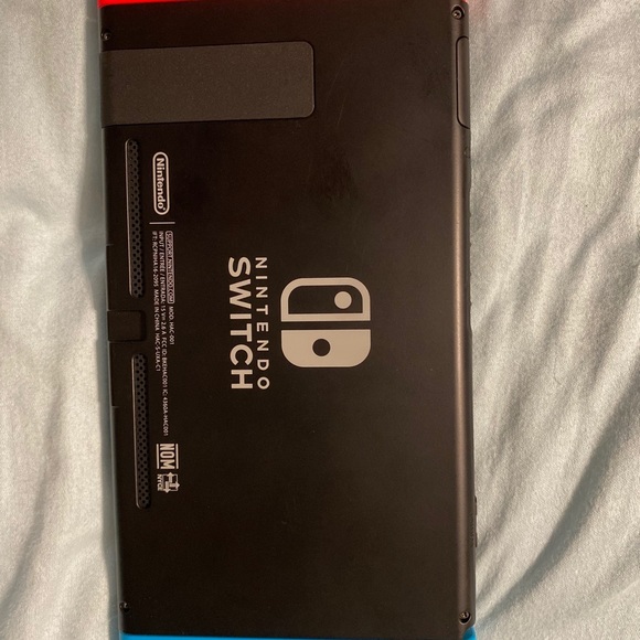 Nintendo switch - Picture 2 of 4